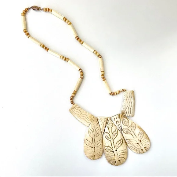 Vintage 1970s Artisan Etched Bone Statement Necklace - Picture 5 of 17